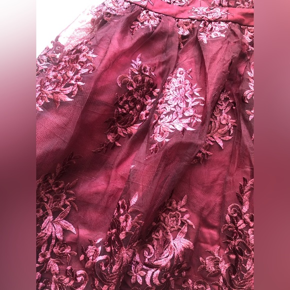 💕 Lulu’s💕 A Love To Remember Wine Red Lace Backless Skater Dress - Picture 7 of 9